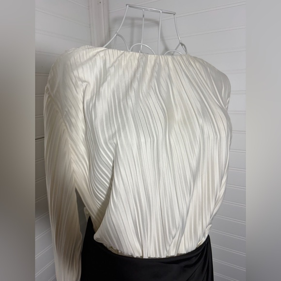 LOFT Cream Pleated Blouse - Picture 2 of 8